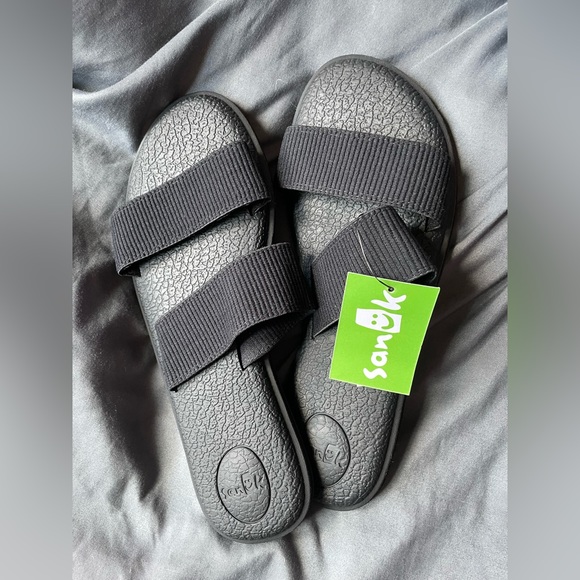Sanuk Black Sandals size 8 - Picture 1 of 3